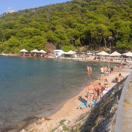 House " Bond " Villa Tisno Luaran gambar