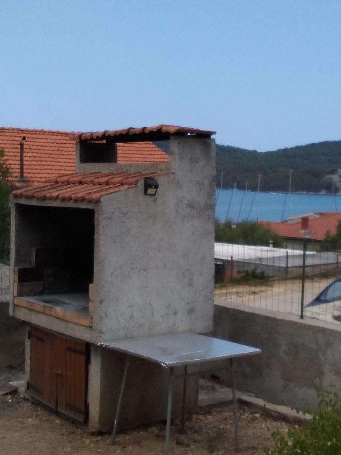 House " Bond " Villa Tisno Luaran gambar