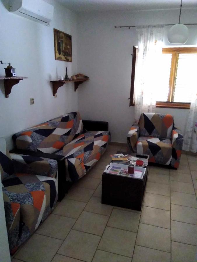 House " Bond " Villa Tisno Luaran gambar