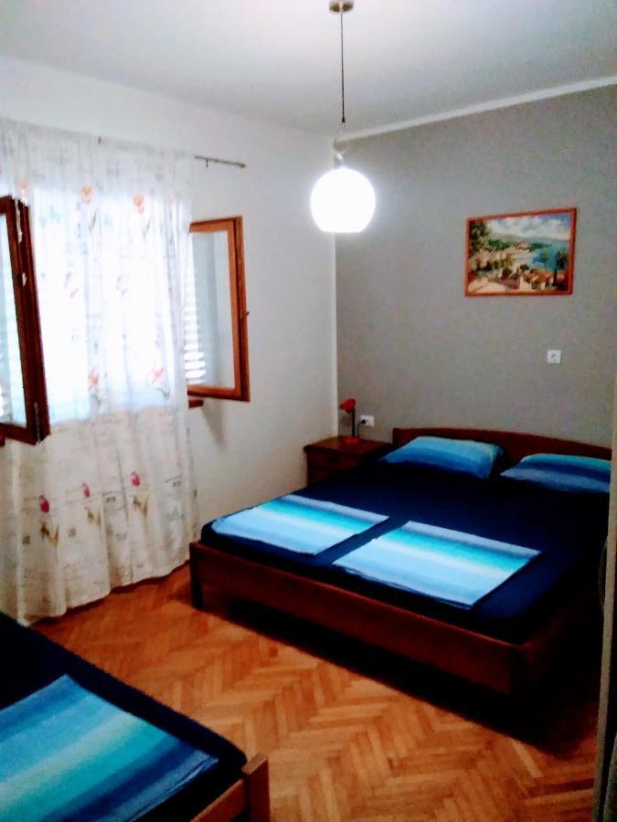 House " Bond " Villa Tisno Luaran gambar