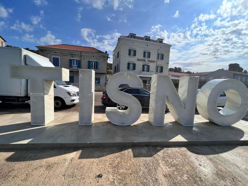 House " Bond " Villa Tisno Luaran gambar