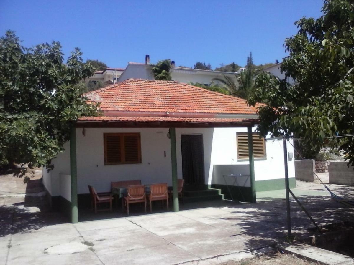 House " Bond " Villa Tisno Luaran gambar